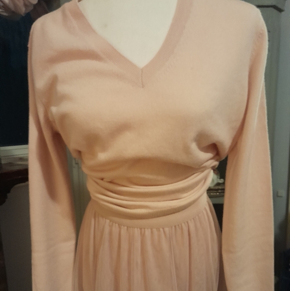 Luxury Deare Cashmere Sweaters - Picture 2 of 2